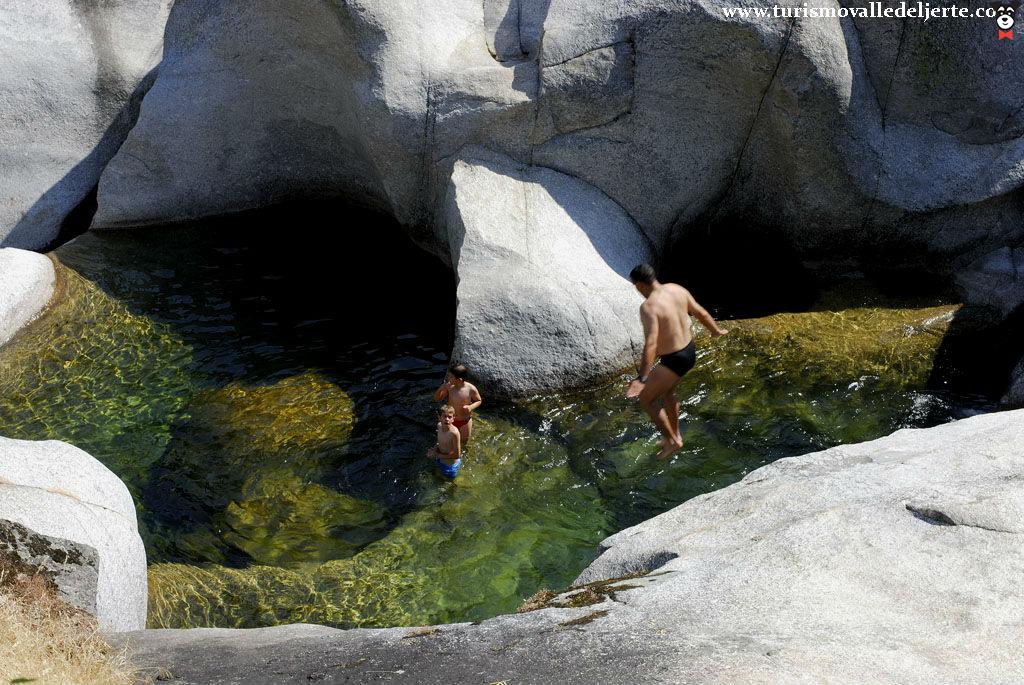 gallery-active-img