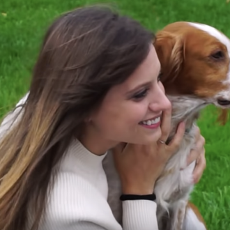 Adopta un (perro) jubilado, ¡te lo dicen ellas!