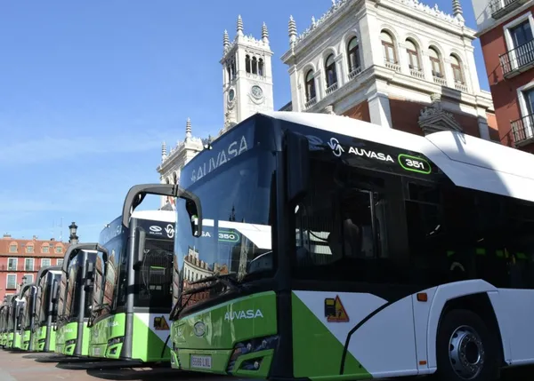 (Algunos) perros pueden ir en autobús en Valladolid: las normas de acceso a AUVASA