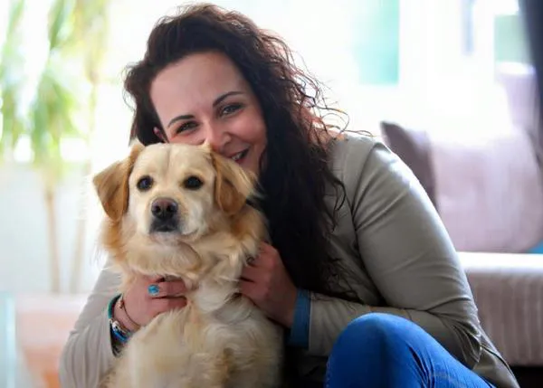 Amores perros: el reencuentro entre un can y su humana tras siete meses sin verse