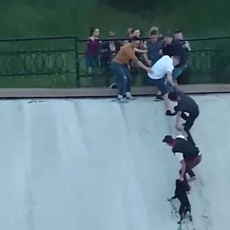 Dedican una estatua en Almaty al grupo de chavales que …