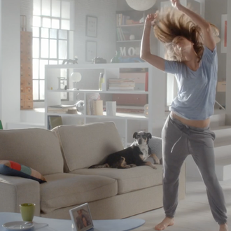 I got the power: un vídeo perruno que carga las …