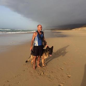 Un restaurante se disculpa por pedir a un invidente que …
