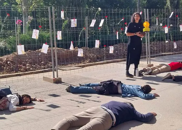 La familia de Wisper, el perro guía que murió atropellado en El Retiro, acude al pleno del Distrito