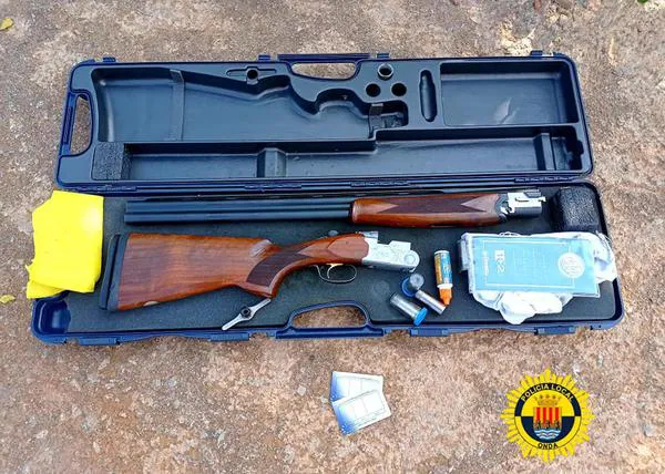 La policía local de Onda detiene a un hombre por pegar tres tiros a su perro, dejándolo moribundo