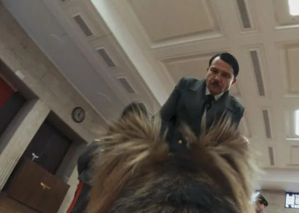 El final del Tercer Reich y el Búnker de Hitler desde el ángulo de su perra, Blondi, literalmente, en un cortometraje y una película