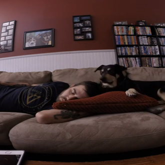 Una siesta perruna en versión time lapse, ¡buenísimo!