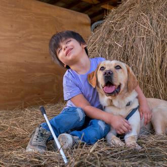 Un niño ciego y con autismo es adoptado y descubre …