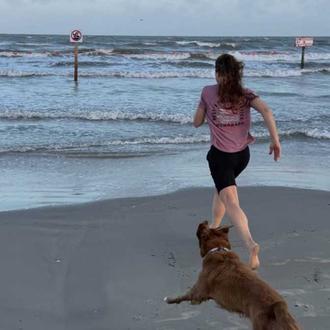 La reunión de la astronauta Christina Koch con su perra …