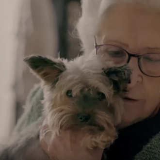 #AdoptarEsMásHumano: una campaña navideña con un mensaje importante para #corazonesMayores