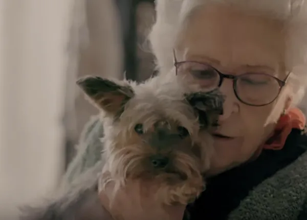 #AdoptarEsMásHumano: una campaña navideña con un mensaje importante para #corazonesMayores