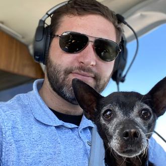 Pilotos solidarios trasladan a una veintena de perros viejitos para …