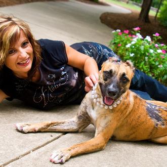 Dos supervivientes unidas contra el maltrato animal: Susie
