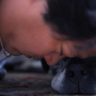 La despedida: una familia rinde homenaje a su SraPerra en …