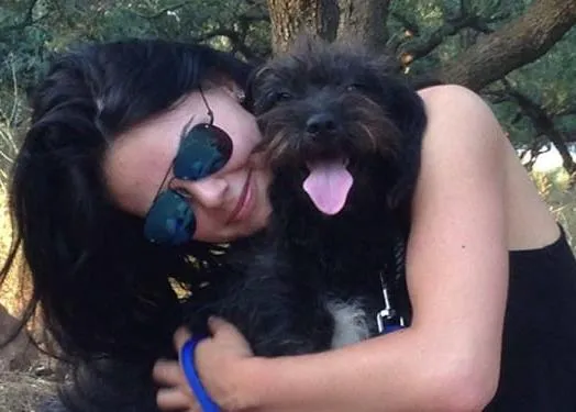 Una adopción de película, un rescate con premio perruno múltiple