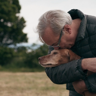 El regalo del amor perruno: el emotivo homenaje de un …
