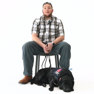 Veteranos con Síndrome de Estrés Postraumático y sus perros de …