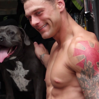 Calendarios perrunamente solidarios que alegran la vista: Hunks for Hounds