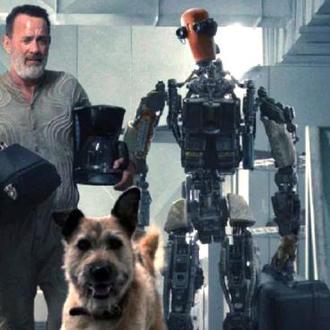 Tom Hanks y su perro luchan por sobrevivir en un …