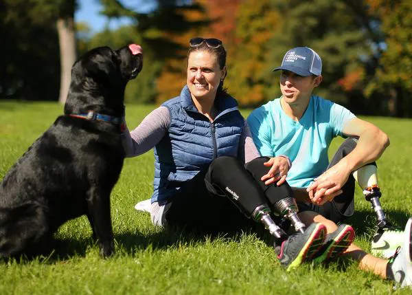 Rescue, el can que devolvió las ganas de vivir a dos víctimas del atentado del maratón de Boston