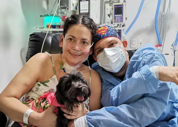 Terapia perruna en la UCI ECMO: en Colombia los canes visitan a sus familiares para acelerar su recuperación de la COVID