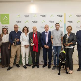 Los veterinarios de Madrid premian al Padre Ángel, a los …