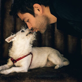 Los amores perros de Adrian Grenier y Pip, su inseparable …