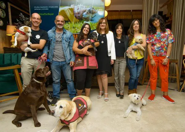 Cuidar a los animales que cuidan de las personas: Bayer cumple 20 años de compromiso animal 