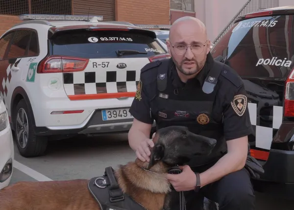 Tro y Santi, mucho más que compañeros de trabajo: la labor de la Unidad Canina de la Guardia Urbana de Cornellà