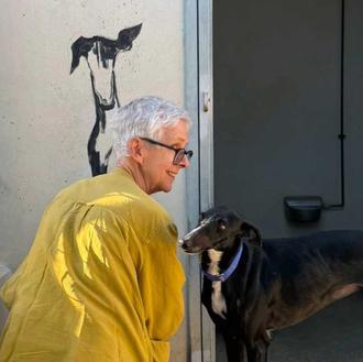 Sally Muir en Galgos del Sol: murales perrunos que alegran …