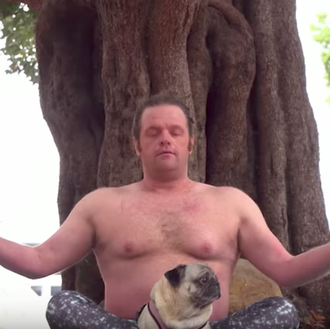 El Yoga de los Carlinos y el humano barrigón: un …