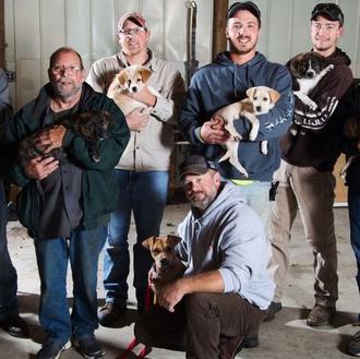 Una despedida de soltero con final perruno, ¡adoptan a una …