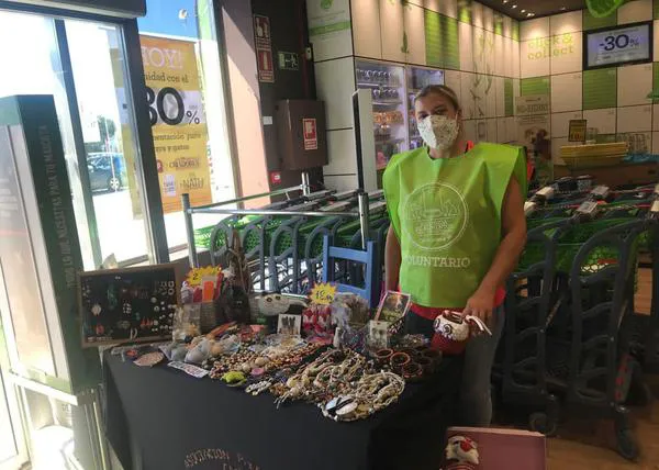 DOGmingo solidario en los centros de Tiendanimal: recogidas de pienso y productos, mercadillos...