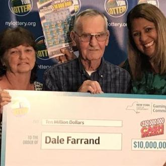 Un hombre gana un premio de lotería de 10 millones …