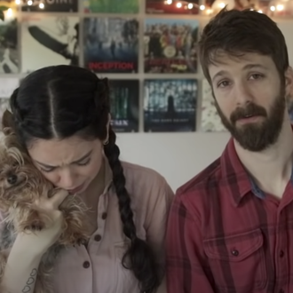 Una popular pareja de youtubers duramente criticada tras anunciar que …