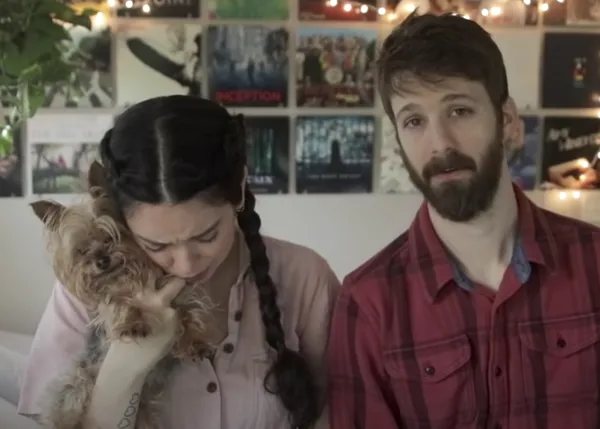 Una popular pareja de youtubers duramente criticada tras anunciar que ha sacrificado a su perro porque mordió a su hijo
