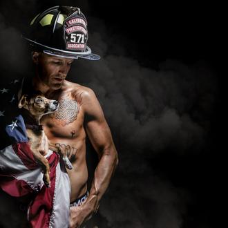 El calendario sexy y solidario: los bomberos de Galveston posan …