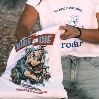 Camisetas y bolsas de diseño para ayudar a Freya, una …