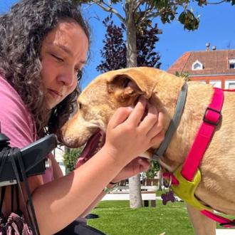 La (preciosa) historia de la adopción de Once, una perra …