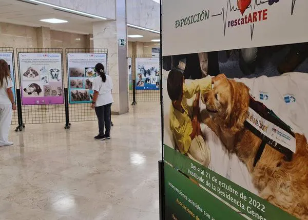 RescatARTE, una exposición en el Hospital 12 de Octubre muestra los beneficios de las intervenciones asistidas con animales