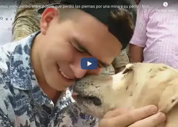 Emoción y lágrimas en el reencuentro de un policía que perdió las piernas por una mina con su compañero perruno