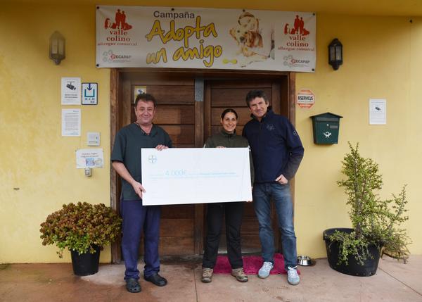 El albergue de animales Valle Colino mejora sus instalaciones gracias a una donación de 4000 € de Bayer 