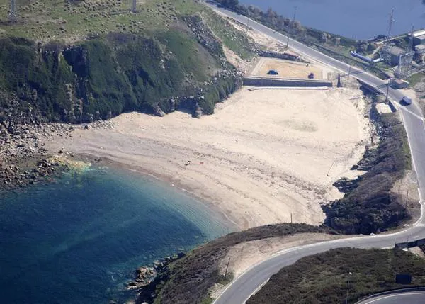 La ordenanza de playas en A Coruña sigue ignorando a las personas con perro: no hay -ni, parece, habrá- una playa canina en condiciones