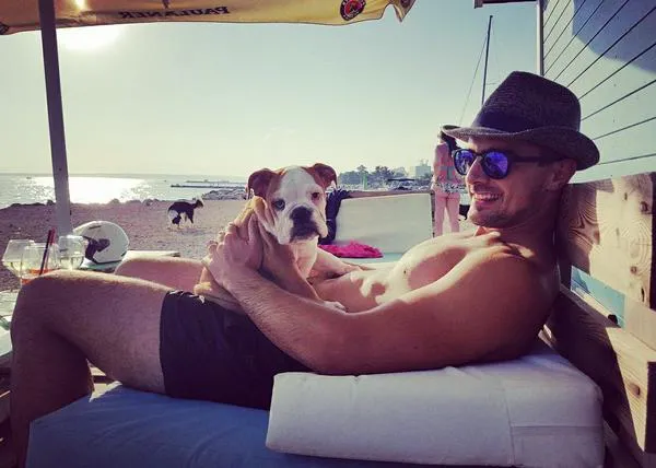 Una razón muy GUAU para visitar Croacia: su playa canina con chiringuito
