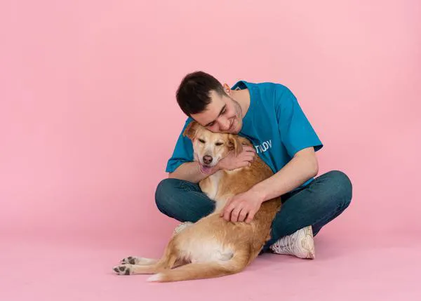 Los perros lloran de la emoción al reencontrarse con sus humanos (científicamente comprobado)