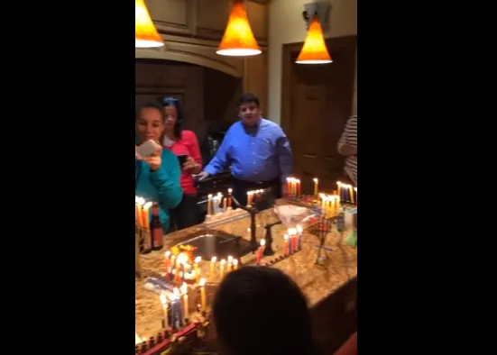 Un vídeo muy de lunes.... el cumpleaños feliz y el can