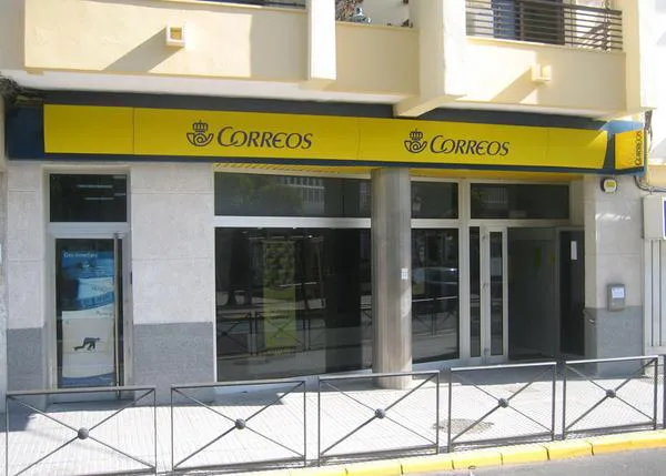 ¿Puedes entrar en una oficina de Correos con perro? Depende...