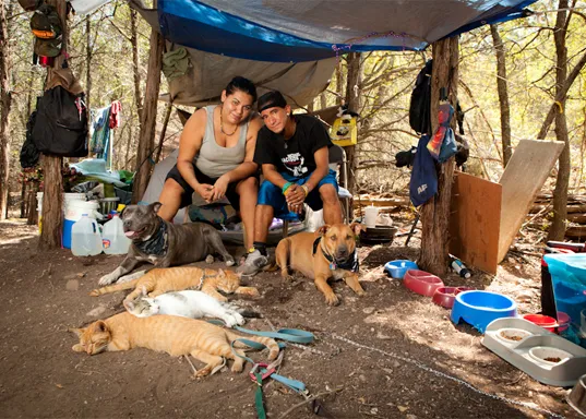Lifelines: emotivos retratos del vínculo entre los sin techo y sus animales
